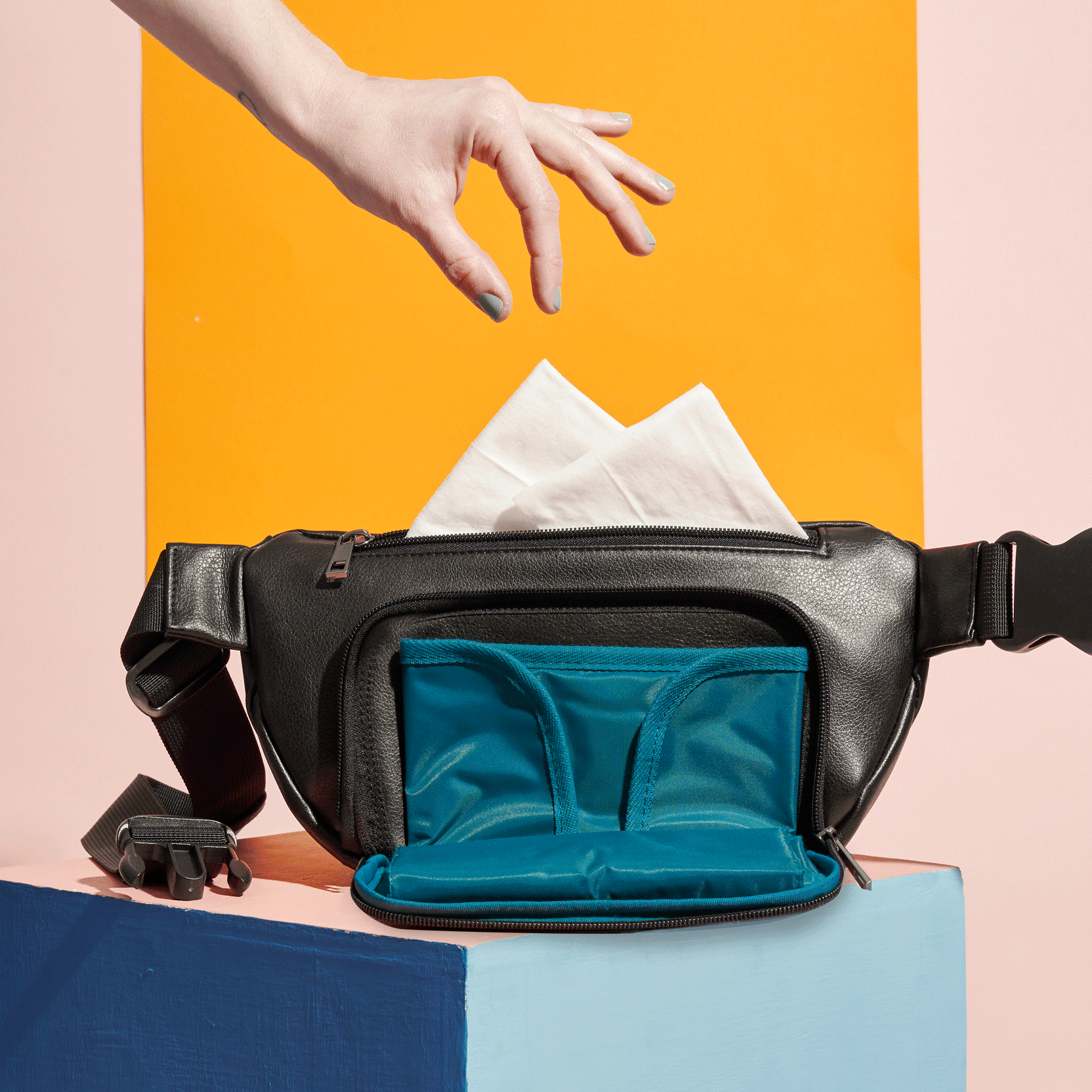 Black-Bag-2-GIF_open_square.gif__PID:1895246f-04b1-441e-bb22-73a056c3a103